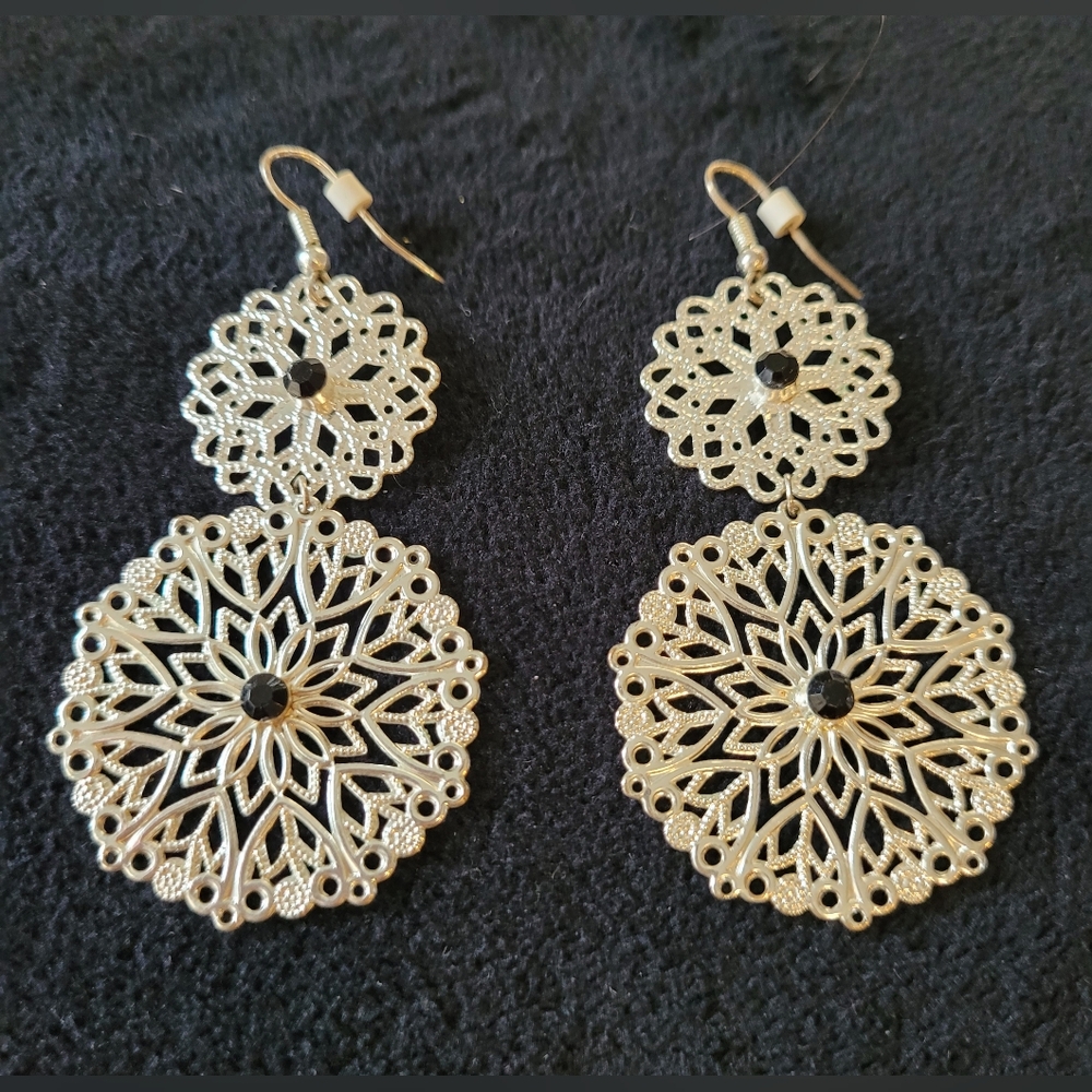 Silver and Black Filigree Earrings. NWOT